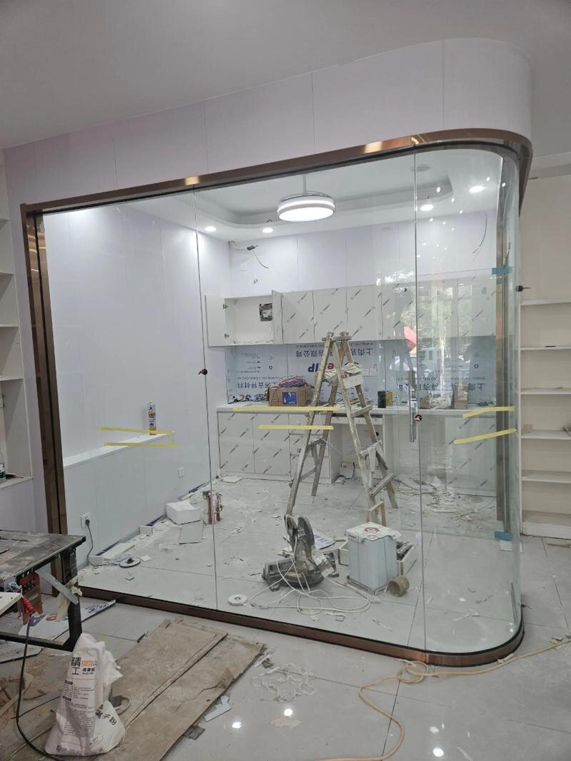 奎文区热弯弧形玻璃异形展柜玻璃 - 排名